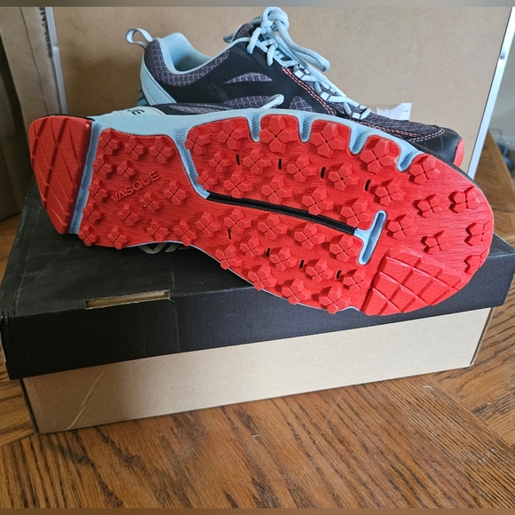 New Vasque Constant Velocity trail running shoes - Picture 2 of 5